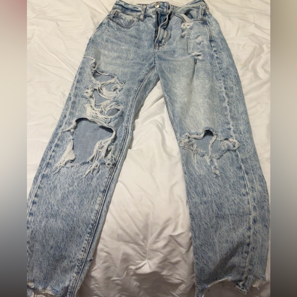 American Eagle Outfitters Ripped Light Blue Jeans